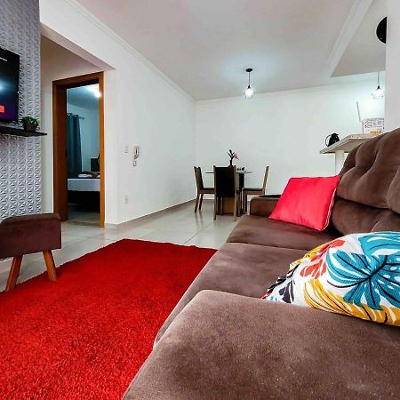 Bem No Centro, Cozinha Completa, Varanda E Garagem Poços de Caldas Buitenkant foto