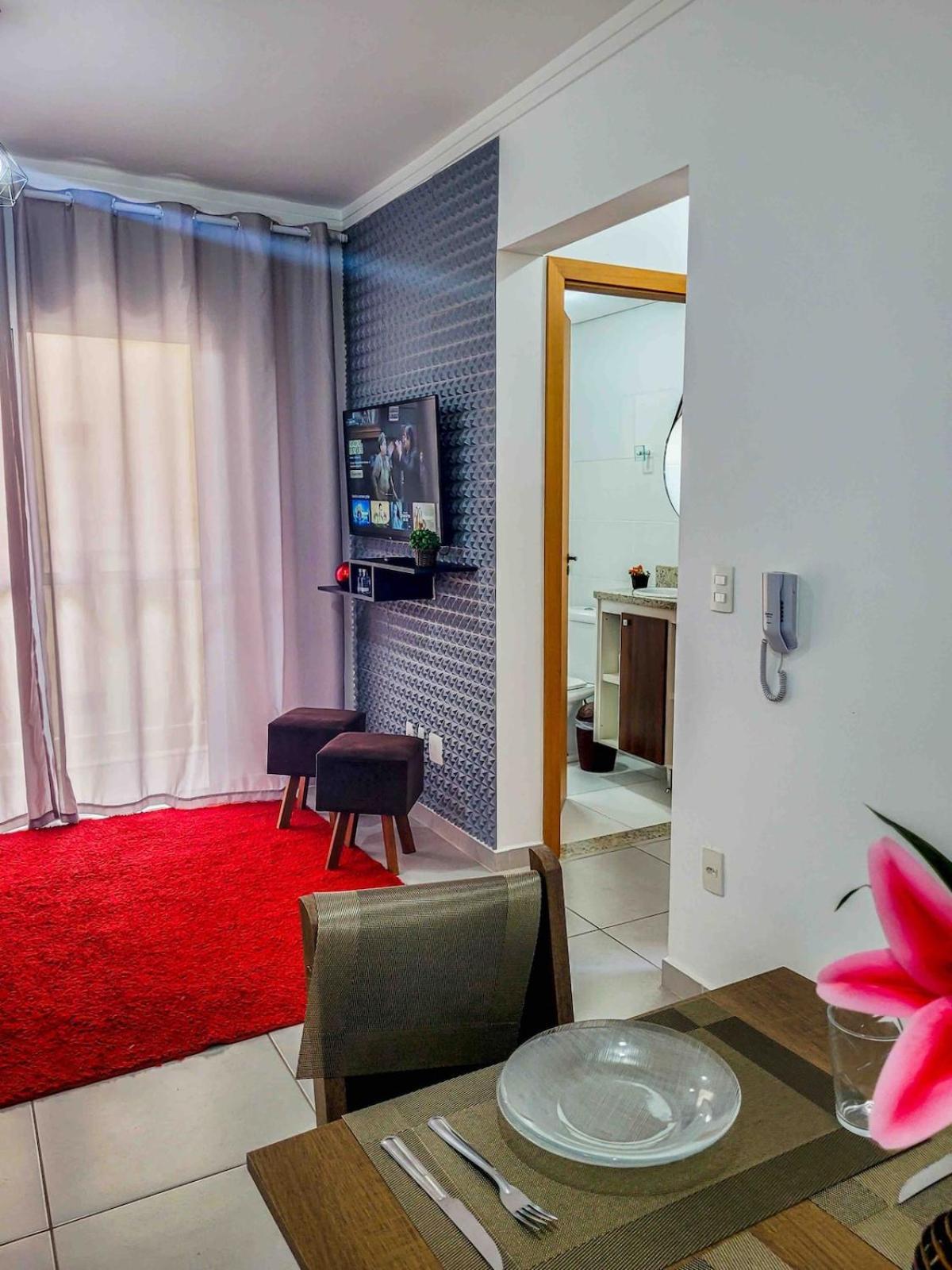 Bem No Centro, Cozinha Completa, Varanda E Garagem Poços de Caldas Buitenkant foto